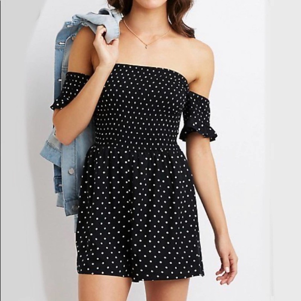 ❤️NWT CHAROLETTE RUSSE SMOCKED OFF SHOULDER ROMPER